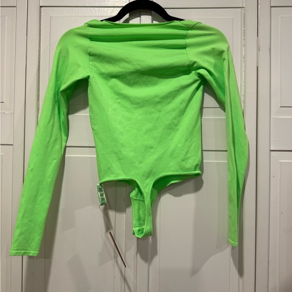 SKIMs essential bodysuit NWT size s/m - Picture 5 of 6
